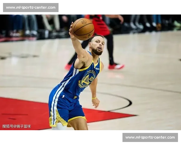 绝杀！库里三分命中，勇士奇迹翻盘，全场沸腾！